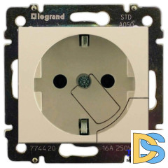 Розетка 2К+3 Legrand Valena 16A 250V с/з механической системой выталкивания вилки винтовой зажим слоновая кость 774395
