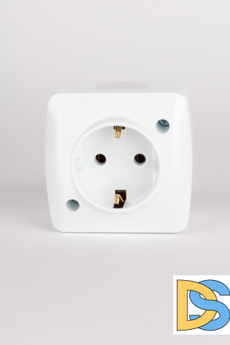 Розетка с заземлением ELBI Alsu 504-010200-217