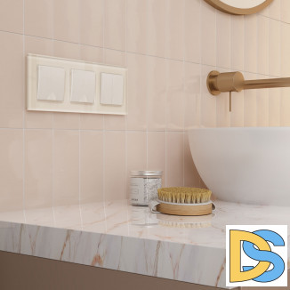 Рамка на 3 поста (молочный, стекло) W0031141