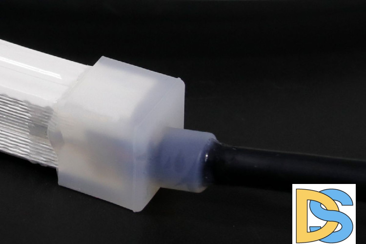 Силиконовая заглушка с выводом под провод SWG PRO END-1220-C-WH 00-00036570