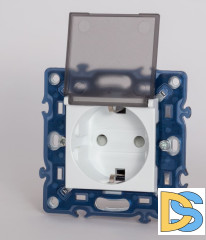 Розетка с крышкой, заземлением и защитой от детей ELBI Moda Vox 611-040232-218