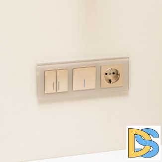 Рамка на 3 поста (дымчатый,стекло) W0031117