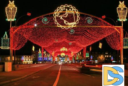 Светодиодная гирлянда (06741) Uniel занавес 220V красный ULD-C2030-240/DTA RED IP20