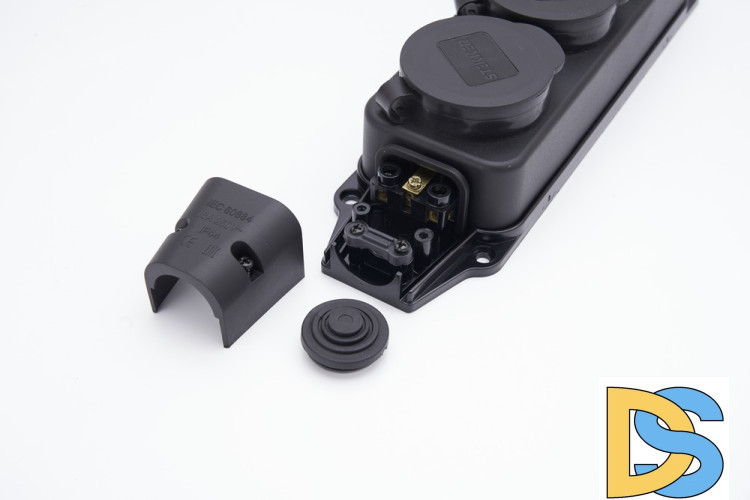 Колодка Feron Stekker 4гн с/з с крышкой RST162444 39019