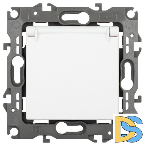 Розетка одноместная со шторками и крышкой Эра 12-2103-01М Б0065675