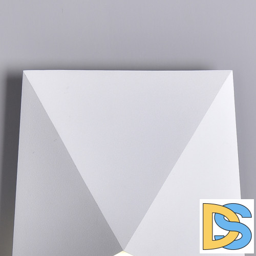 Уличный настенный светодиодный светильник Mantra Triax 6526