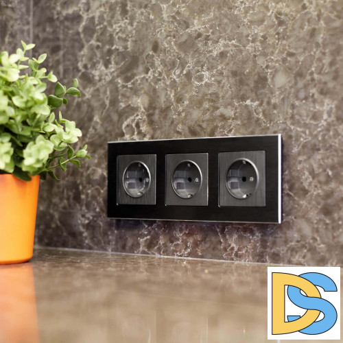 Розетка с заземлением и шторками Werkel графит рифленый W1171104 4690389158636