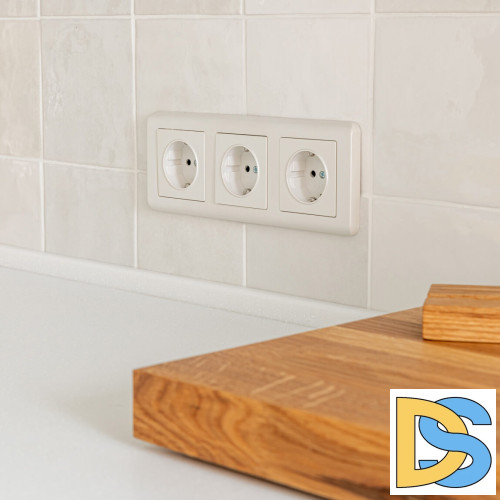 Розетка с заземлением и шторками Werkel перламутровый рифленый W1171113 4690389161032