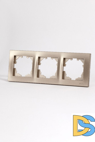 Рамка трехместная ELBI Vega 510-011400-227