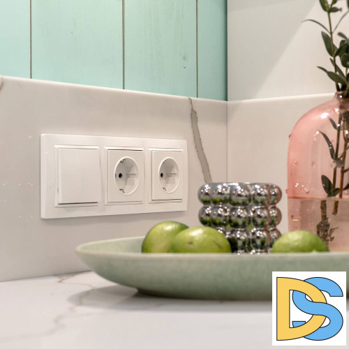 Розетка с заземлением, безвинтовой зажим Werkel белый W1171301 4690389155321