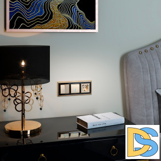 Рамка на 3 поста (золото/черный) WL17-Frame-03