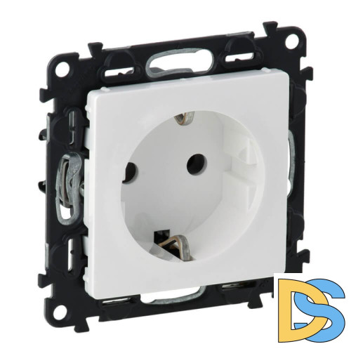 Розетка Legrand Valena Life 16A 250V с/з безвинтовой зажим белая 753421