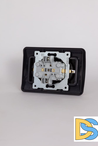 Розетка двухместная с/з с защитой от детей ELBI Jazz 508-014800-917