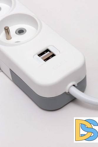 Удлинитель 3вх с защитными шторками USB UPS ELBI Myra 527-010205-326