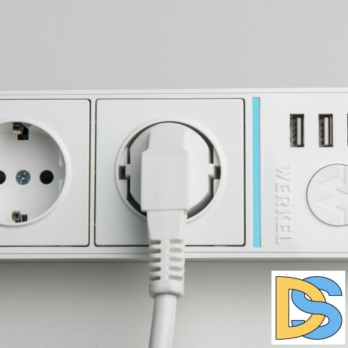 Розеточный блок 4-х местный + 3 USB Werkel белый WL20-04-03