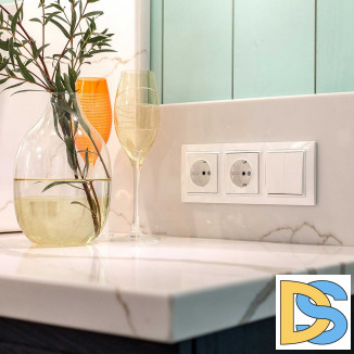 Розетка с заземлением, безвинтовой зажим (белая) W1171301