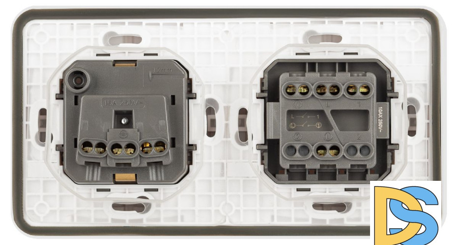 Блок розетка с выключателем Эра Эксперт 11-7522-01 Б0063274