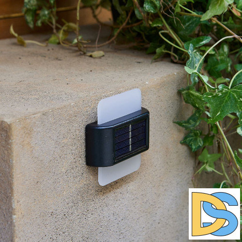 Светильник настенный на солнечной батарее Uniel USL-F-159/PM090 QUATRO UL-00011589