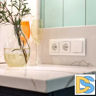 Рамка на 3 поста (белый, basic) W0032001