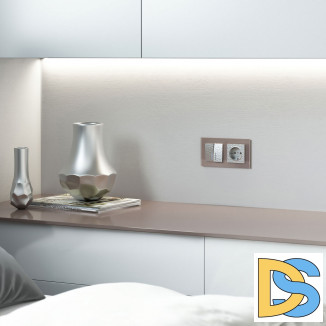 Рамка на 2 поста (латте, стекло) W0021142