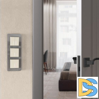 Рамка из стекла на 3 поста Elite дымчатый W0032417