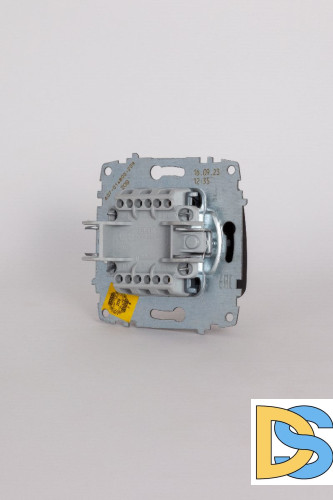 Выключатель одноклавишный проходной ELBI Jazz 607-014800-209