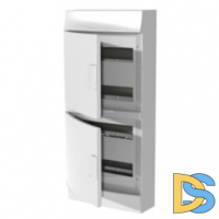 С белой дверью